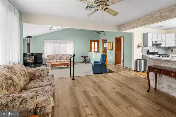 Manahawkin, NJ 08050,1079 HELM AVE