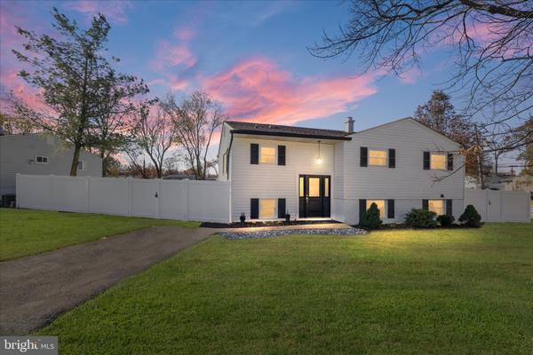 Glen Burnie, MD 21061,8918 TWIN RIDGE DR