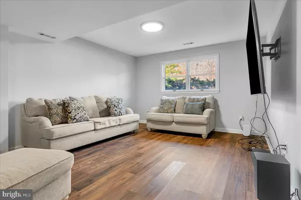 Bear, DE 19701,45 LONGLEAF LN