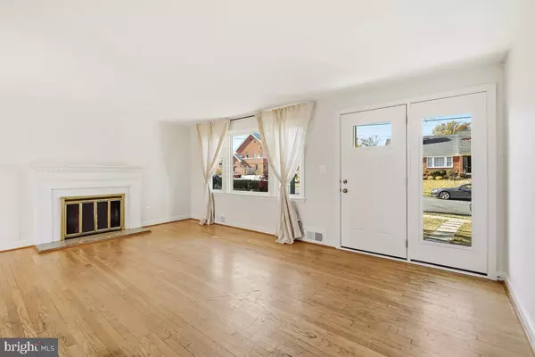 Alexandria, VA 22302,2809 PIERPONT ST