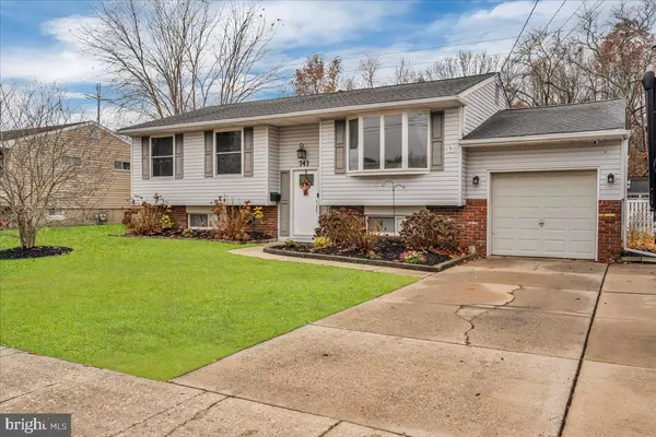 Williamstown, NJ 08094,743 LOIS DR