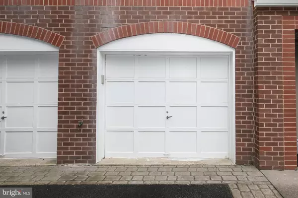 Alexandria, VA 22304,273 S PICKETT ST S #101