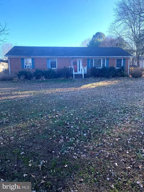 215 BROOKE RD, Fredericksburg, VA 22405