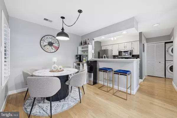 North Bethesda, MD 20852,5919 BARBADOS PL #202