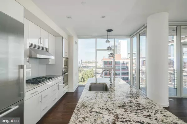 Philadelphia, PA 19103,210-20 S 25TH ST #703