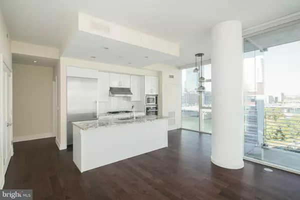 Philadelphia, PA 19103,210-20 S 25TH ST #703