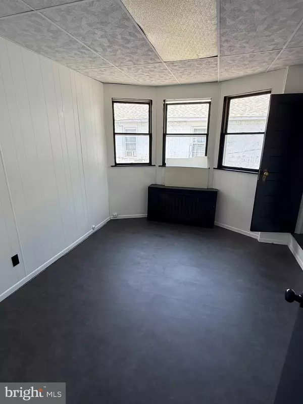 Shenandoah, PA 17976,227 FLORIDA AVE