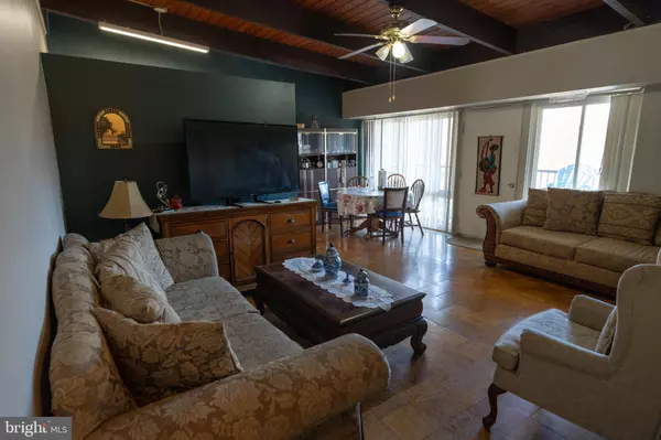 3421 UNIVERSITY BLVD W #3421-302, Kensington, MD 20895