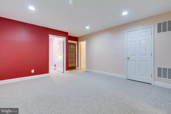 Herndon, VA 20171,2415 TERRA COTTA CIR