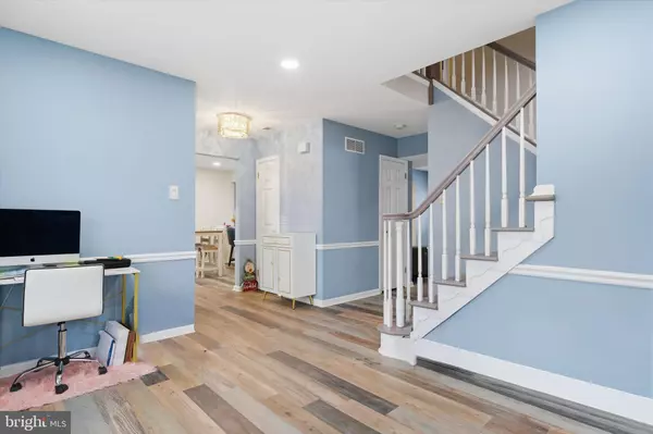 Fairless Hills, PA 19030,5 FOXFERN DR