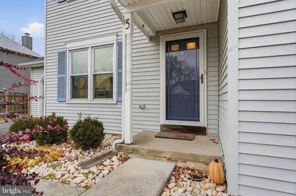 Fairless Hills, PA 19030,5 FOXFERN DR