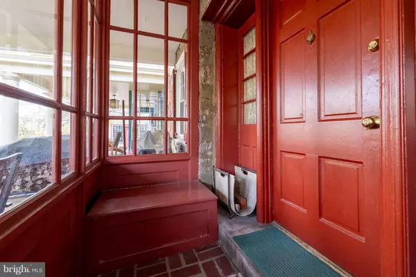 Philadelphia, PA 19119,7210 LINCOLN DR