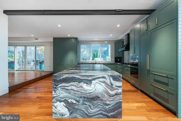 Philadelphia, PA 19146,815 S 20TH ST