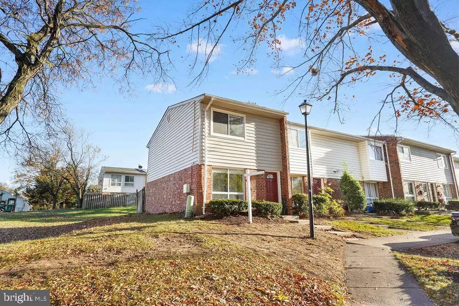 2201 CHAMBLEE PL, Herndon, VA 20170