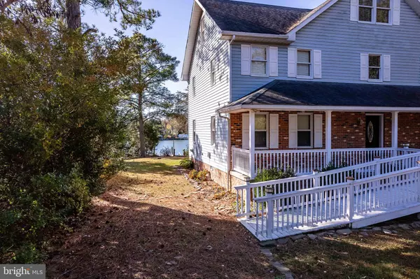 Montross, VA 22520,994 N GLEBE RD