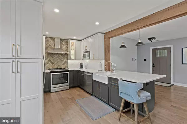 Holland, PA 18966,501 POTTERS CT