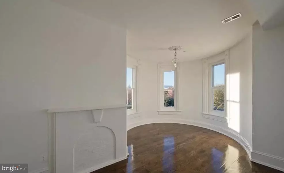 501 SEWARD SQ SE #5, Washington, DC 20003