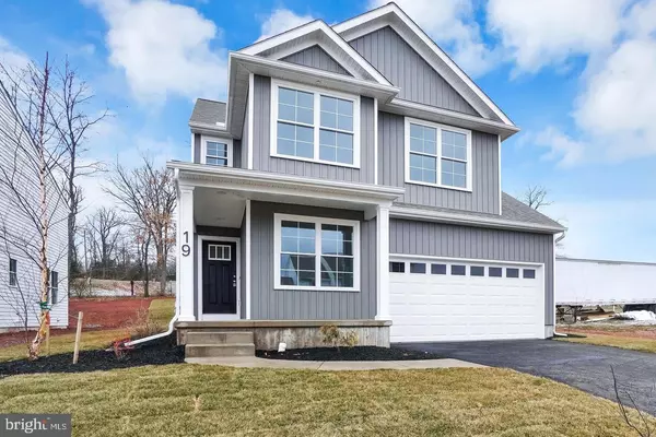 19 ELI DR, York, PA 17404