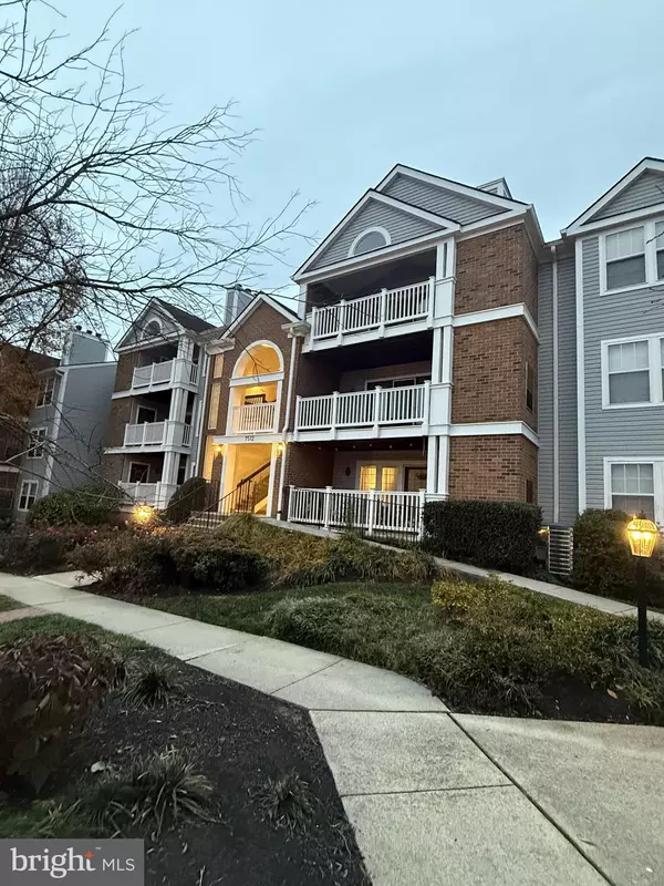 7512 ASHBY LN #A, Alexandria, VA 22315