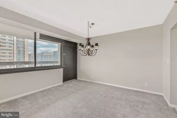 Falls Church, VA 22041,5501 SEMINARY RD #1502S