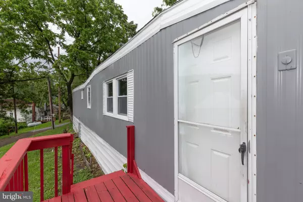 Berkeley Springs, WV 25411,30 LAUREL HILL LN