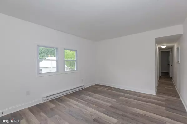 Berkeley Springs, WV 25411,30 LAUREL HILL LN