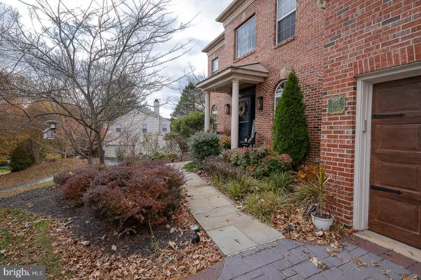 Media, PA 19063,703 IRIS LN