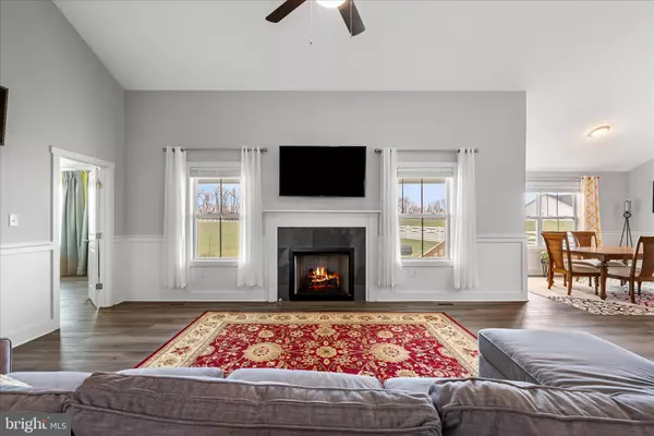 Charles Town, WV 25414,153 NAPLES WAY