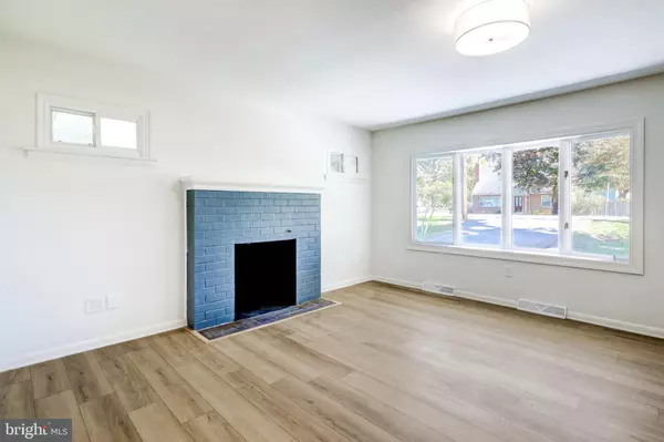 Mechanicsburg, PA 17050,529 HOGESTOWN ROAD