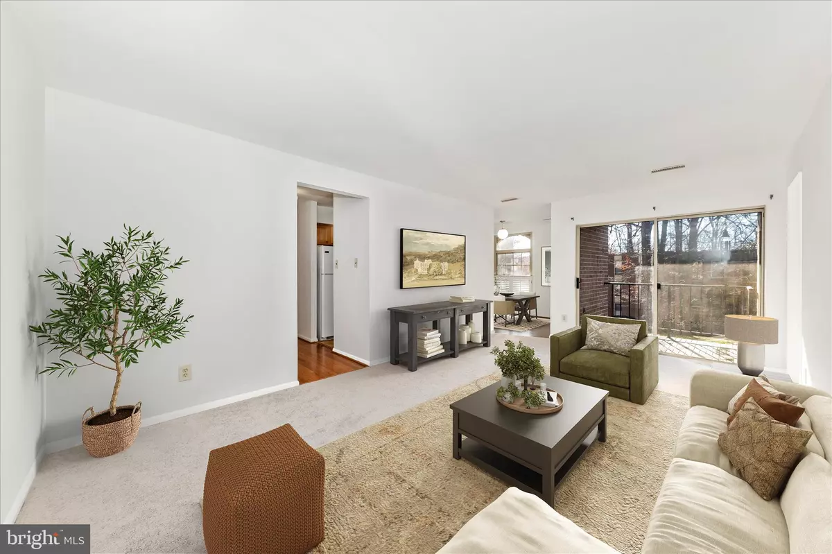 Annandale, VA 22003,3316 WOODBURN VILLAGE DR #12