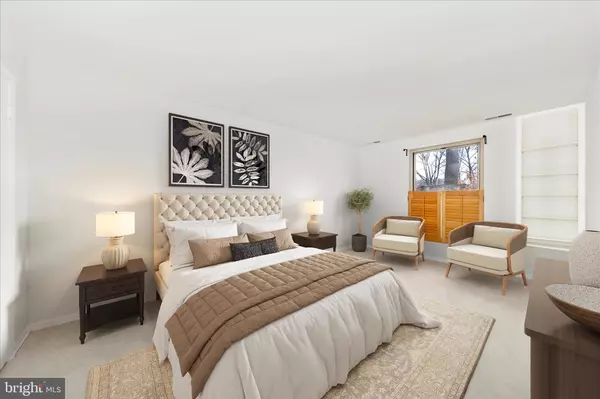 Annandale, VA 22003,3316 WOODBURN VILLAGE DR #12