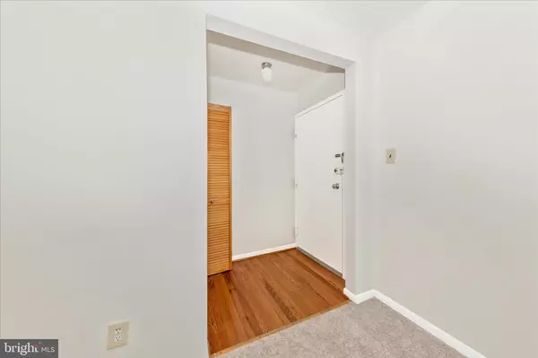 Annandale, VA 22003,3316 WOODBURN VILLAGE DR #12