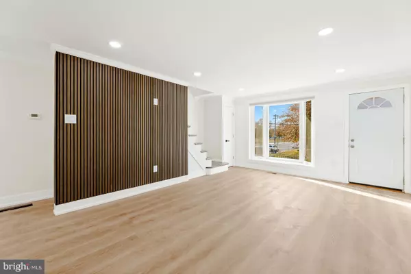 Philadelphia, PA 19120,651 E CARVER ST