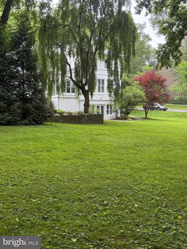 Chevy Chase, MD 20815,3809 KENILWORTH DRWY