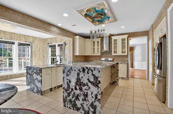 Lorton, VA 22079,8099 PAPER BIRCH DR