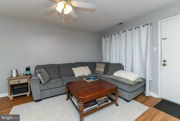 West Deptford, NJ 08066,87 WOODWAY DR