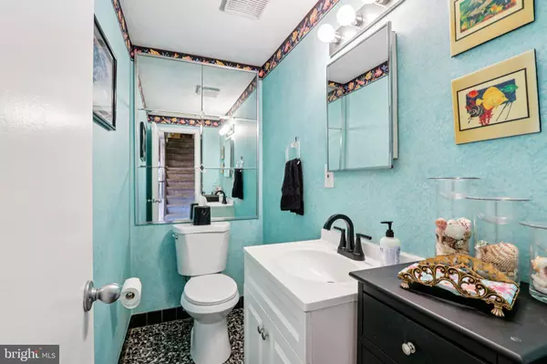 Cherry Hill, NJ 08034,917 DELAND AVE