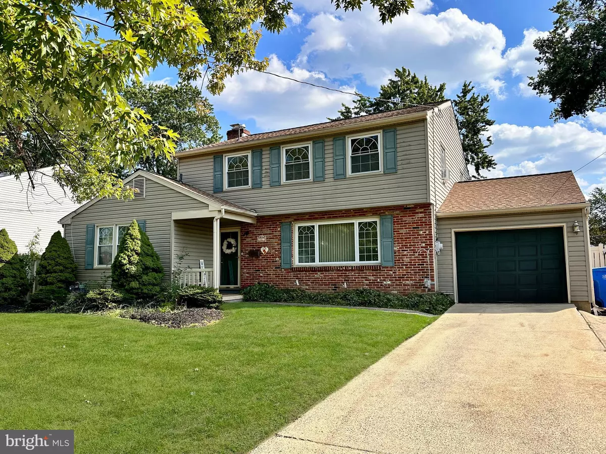 Cherry Hill, NJ 08034,917 DELAND AVE