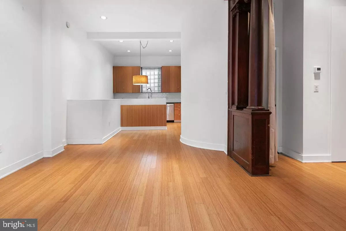 Philadelphia, PA 19147,727 S 7TH ST #1R