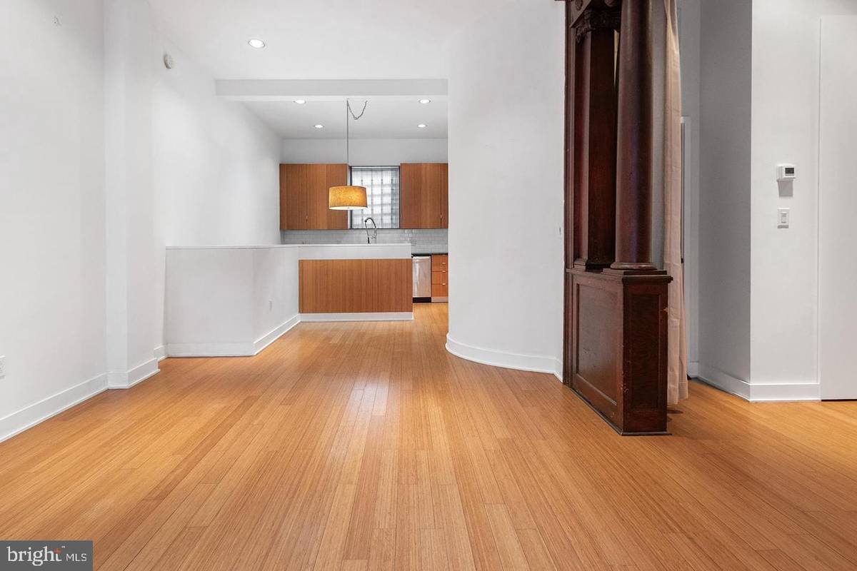 Philadelphia, PA 19147,727 S 7TH ST #1R