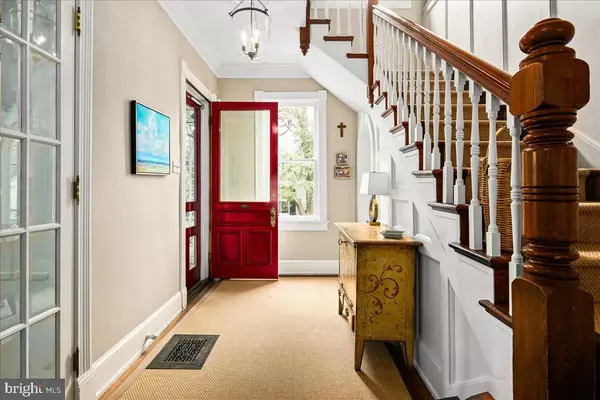 Kensington, MD 20895,10400 MONTGOMERY AVE