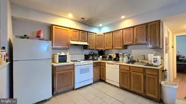 Philadelphia, PA 19111,200 ROBBINS ST