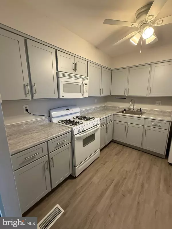 Philadelphia, PA 19154,3362 FAIRDALE RD #2