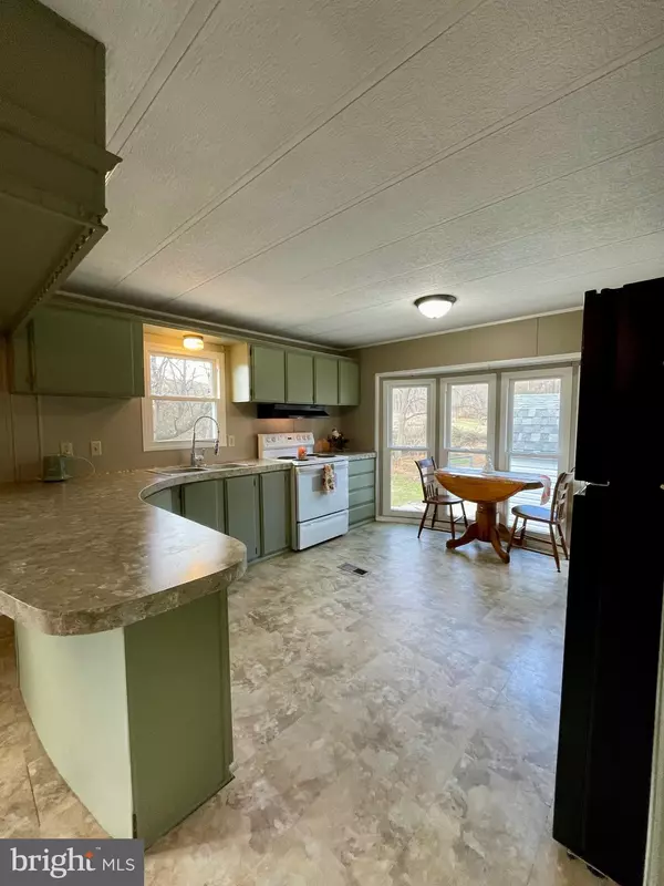 York, PA 17406,1046 SCHMUCK RD