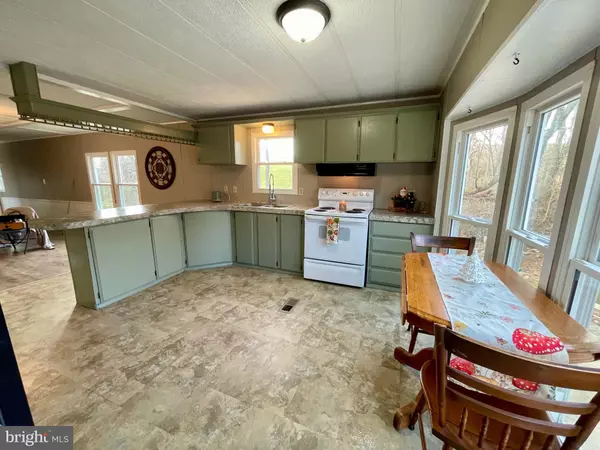 York, PA 17406,1046 SCHMUCK RD