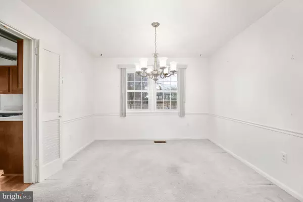 Springfield, VA 22153,7922 LAKE PLEASANT DR