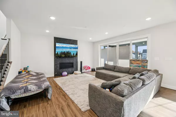 Ashburn, VA 20148,42051 NIGHT NURSE CIR