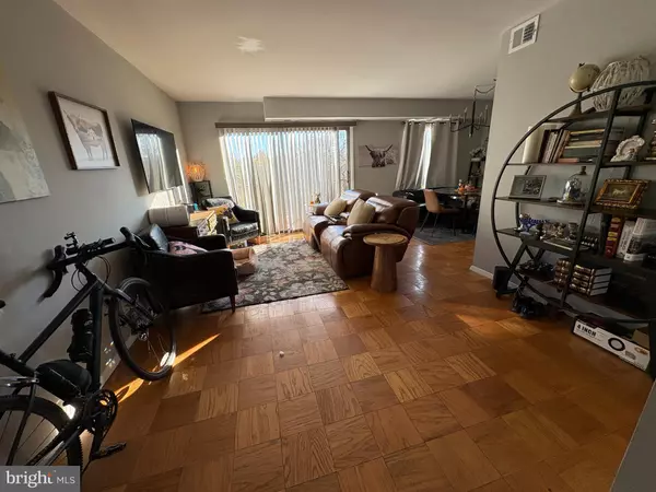 Leesburg, VA 20175,125-C CLUBHOUSE DR SW #10