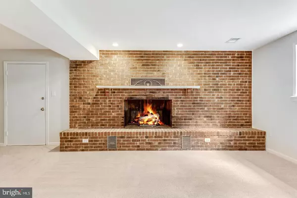 Nokesville, VA 20181,8918 BURWELL RD