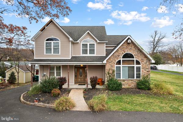 827 HULMEVILLE RD, Langhorne, PA 19047